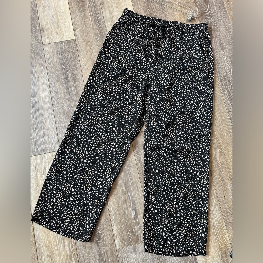 Banana Republic Black Wide-Leg Pants with Cream Spot Print